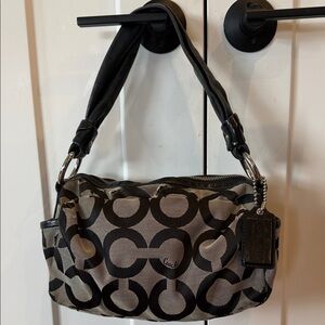 Coach Black and Cream Shoulder Bag Pouch hobo style purse leather strap optic c